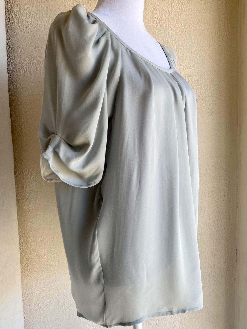 Joie short sleeved silk top in pale blue/gray, with bow tie at back Size L - Picture 4 of 11